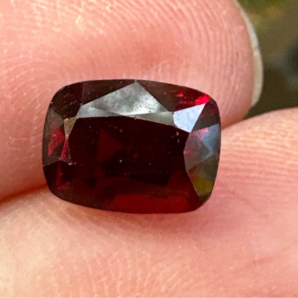 Reddish Garnet 3.30 CT's Attractive Piece - Picture 4 of 16